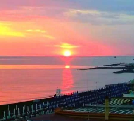 Waterfront Apt Ladispoli Exterior foto